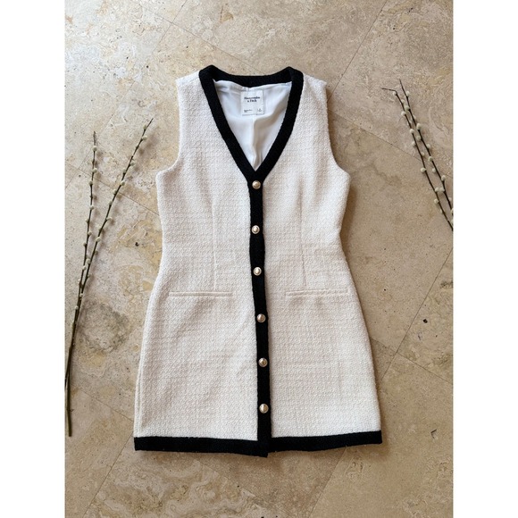 Abercrombie & Fitch Dresses & Skirts - Clean Girl Abercrombie & Fitch Tweed Mini Dress White Black Gold Button S